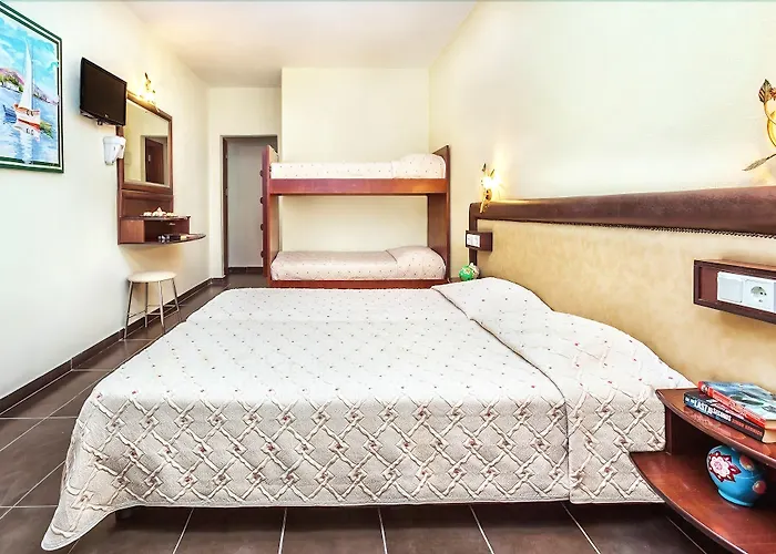ホテル Elinotel Polis 3*