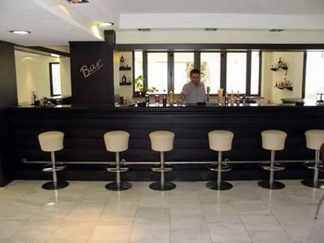 Elinotel Polis 3* ハニオティス