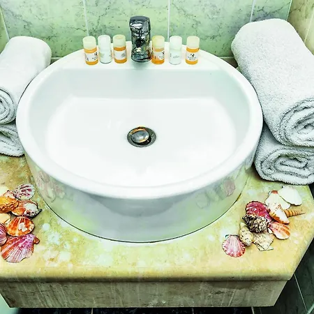 Elinotel Polis فندق