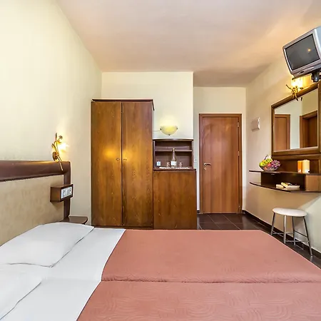 Elinotel Polis فندق هانيوتي